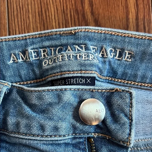 American Eagle Ripped Light Blue Hi-Rise Jegging - Picture 4 of 6